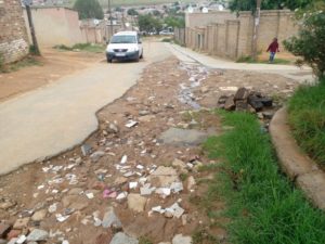 Residents decry potholed roads in Cosmo City