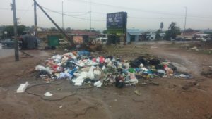Diepsloot streets engulfed in rubbish for three weeks