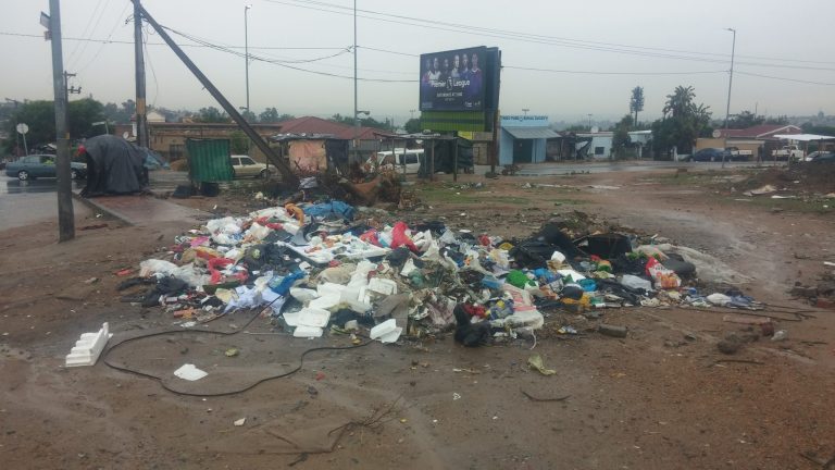 Diepsloot streets engulfed in rubbish for three weeks