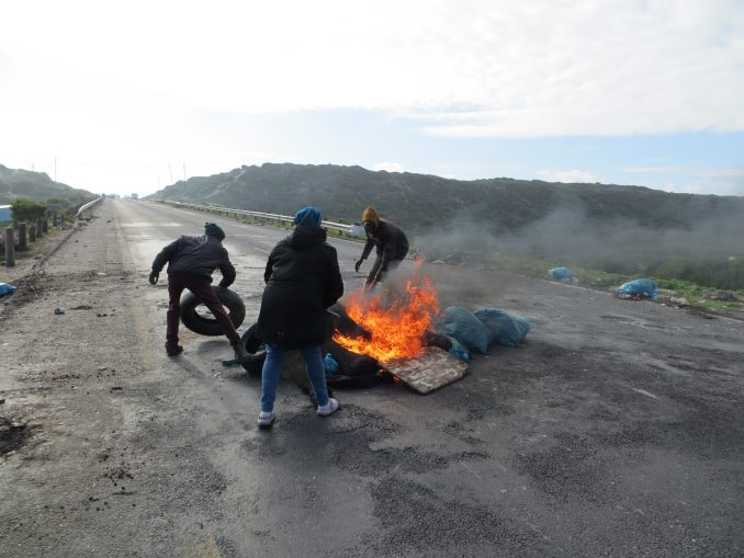 Residents protest for EPWP cleaning jobs