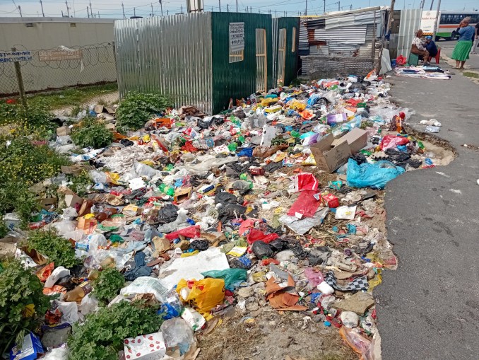 Illegal dumping overwhelms Delft residents
