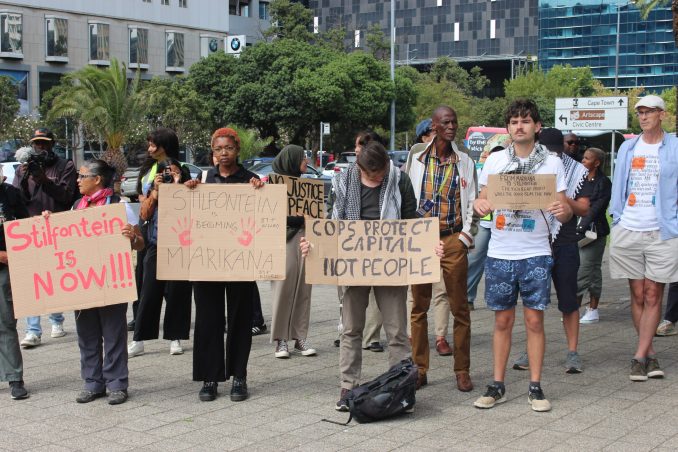 Protesters accuse government of mass murder in Stilfontein