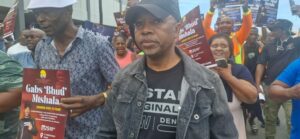 Minibus taxi blockade shuts down East London