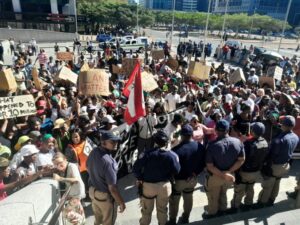 Shack dwellers from Khayelitsha protest in Cape Town