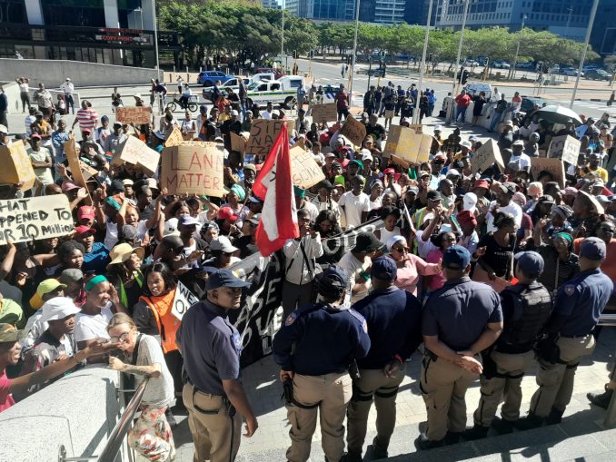 Shack dwellers from Khayelitsha protest in Cape Town